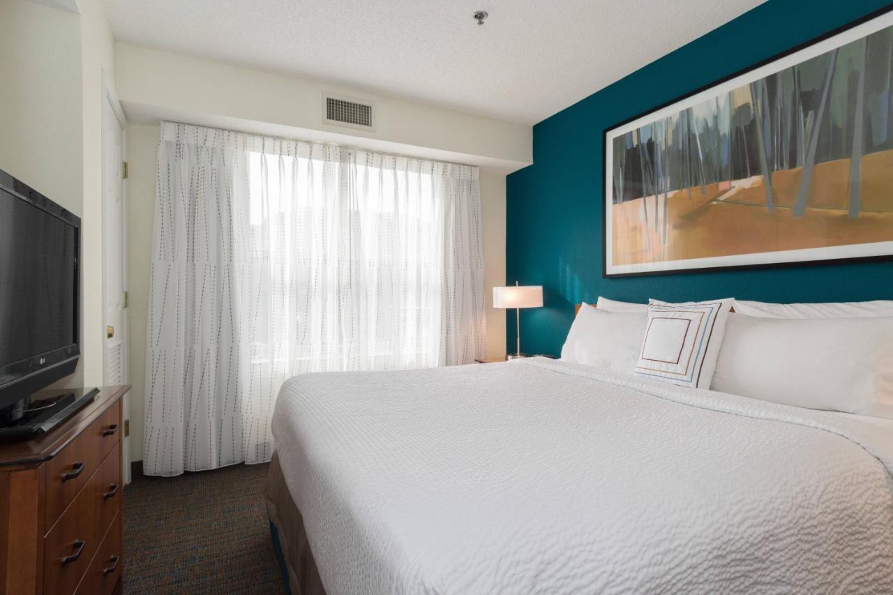 By Marriott Norman Hotel