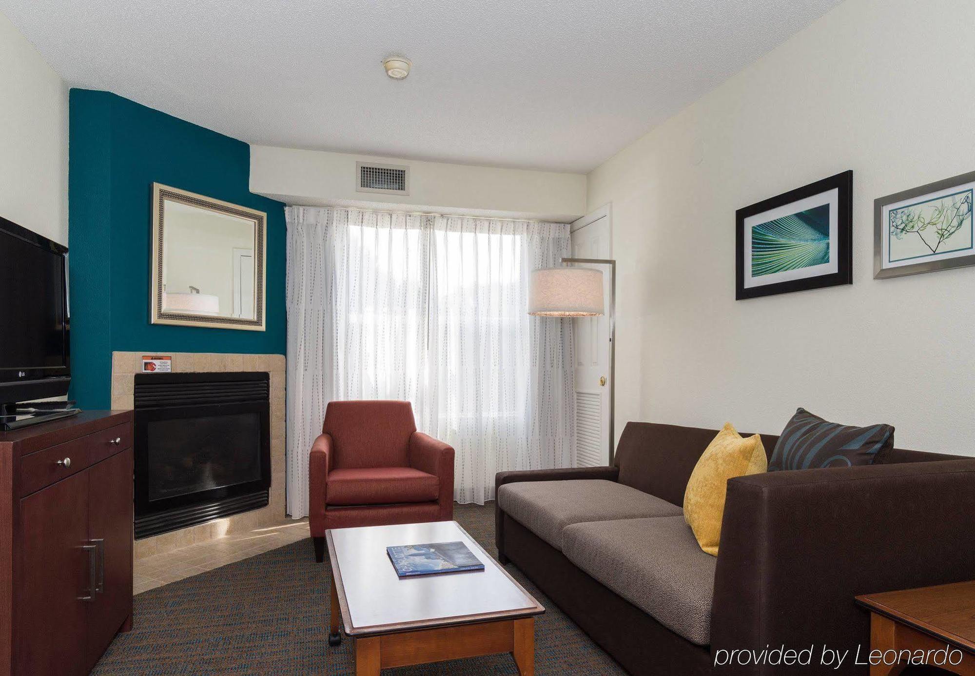 Hotel By Marriott Norman 3*